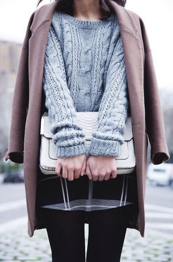 Модные женские свитера 2024-2025 – тренды, новинки моделей, фото модных луков со свитером