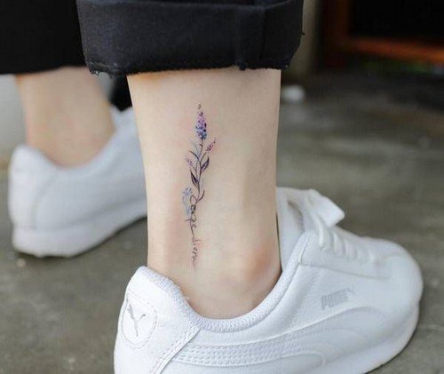 Татуировки на ногах у девушек (40 фото)